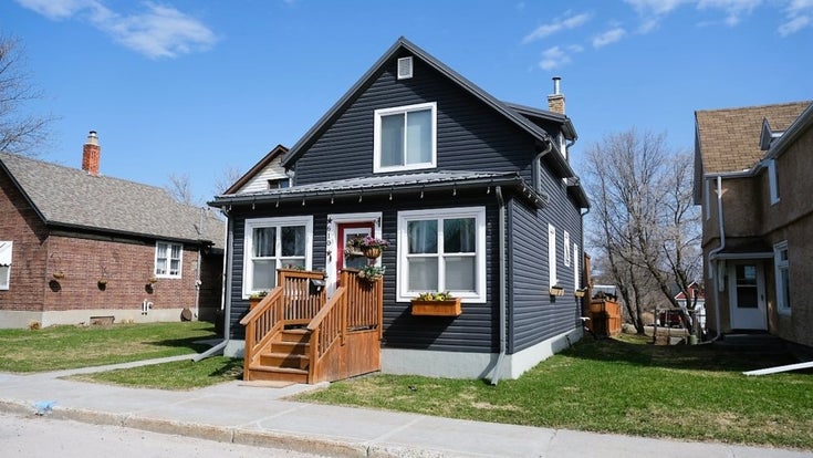 610 Second Street South - Kenora House