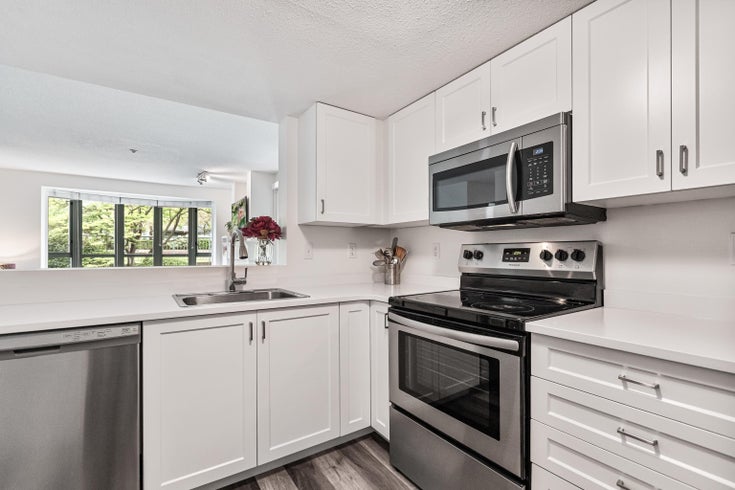 303 - 220 Newport Drive - North Shore Pt Moody Apartment/Condo for Sale, 2 Bedrooms (R3008414)