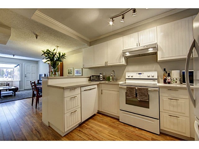 # 101 1363 CLYDE AV - Ambleside Townhouse, 3 Bedrooms (V1059062)