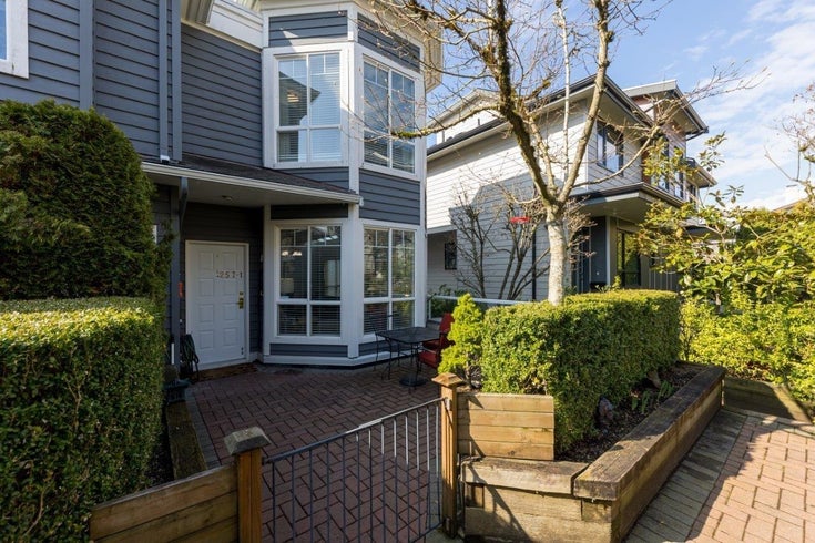 1 257 E 6TH STREET - Lower Lonsdale Townhouse, 3 Bedrooms (R2761771)