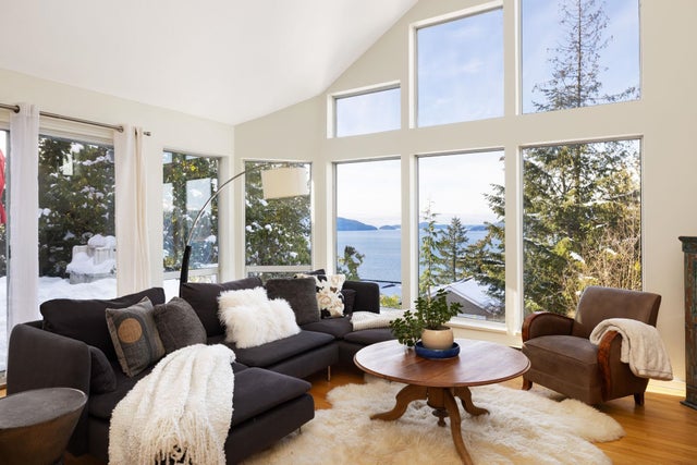 110 Kelvin Grove Way - Lions Bay Single Family Residence for Sale, 4 Bedrooms (R2985887)