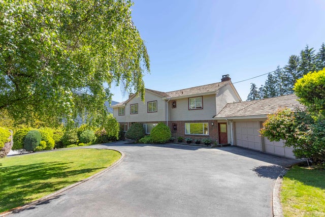 588 St. Andrews Place - Glenmore Single Family Residence for Sale, 5 Bedrooms (R3010636)