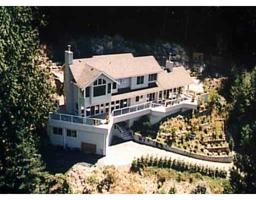 320 OCEANVIEW RD - Lions Bay Single Family Residence, 3 Bedrooms (V189238)