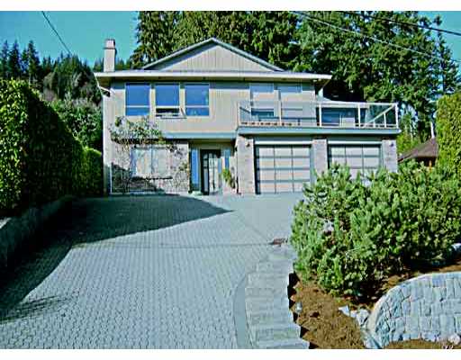 1072 CHAMBERLAIN DR - Lynn Valley Single Family Residence, 6 Bedrooms (V329894)