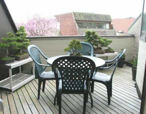 1457 CLYDE AV - Ambleside Apartment/Condo, 2 Bedrooms (V525571)