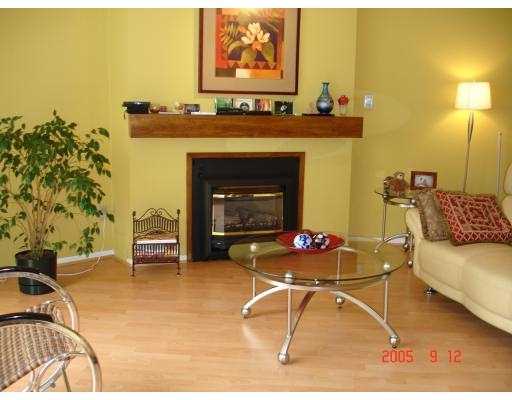 # 203 1406 MARINE DR - Ambleside Apartment/Condo, 2 Bedrooms (V618001)