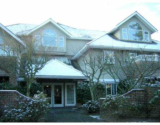 # 4 2110 MARINE DR - Dundarave Apartment/Condo, 2 Bedrooms (V625607)