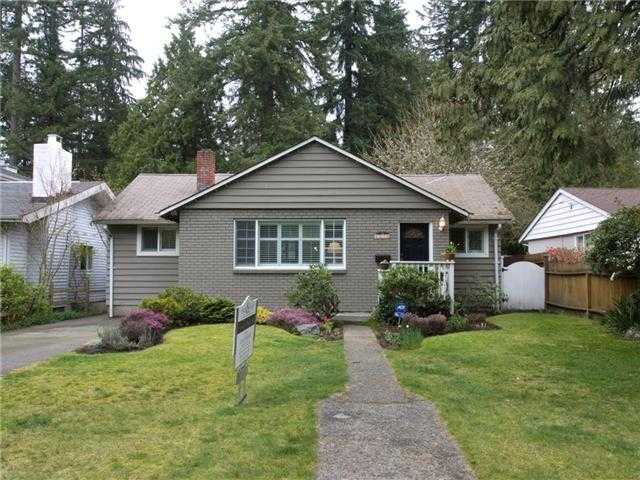 1220 GLADWIN DR - Capilano NV Single Family Residence, 3 Bedrooms (V819462)