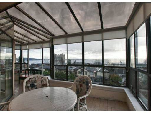 # 302 2408 HAYWOOD AV - Dundarave Apartment/Condo, 2 Bedrooms (V870316)