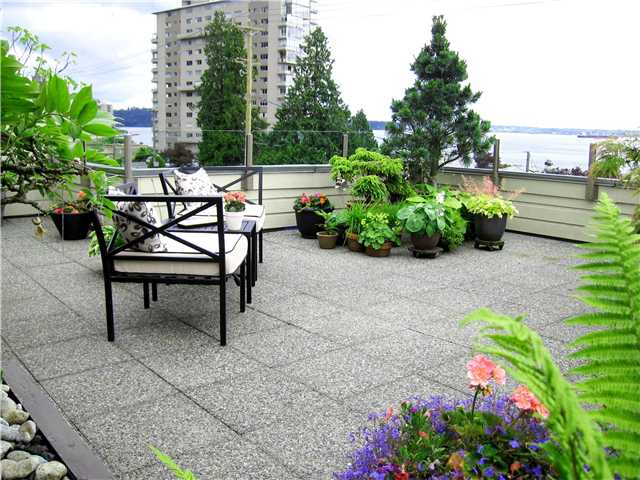 # 306 225 24TH ST - Dundarave Apartment/Condo, 2 Bedrooms (V960354)