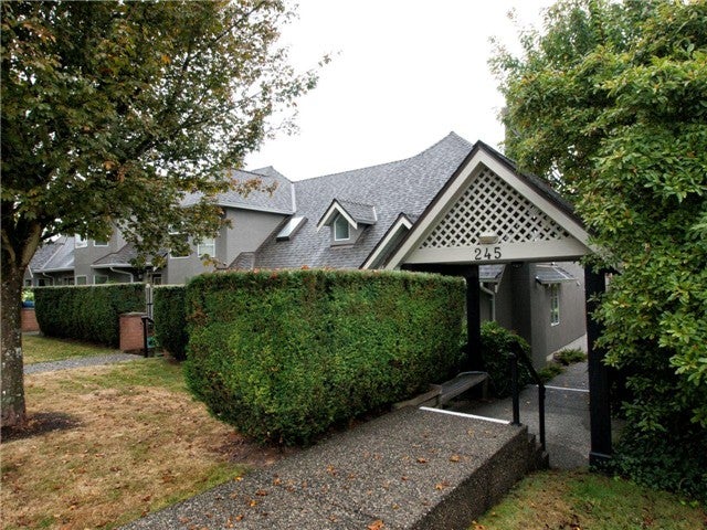 # 8 245 E 5TH ST - Lower Lonsdale Townhouse, 3 Bedrooms (V976886)