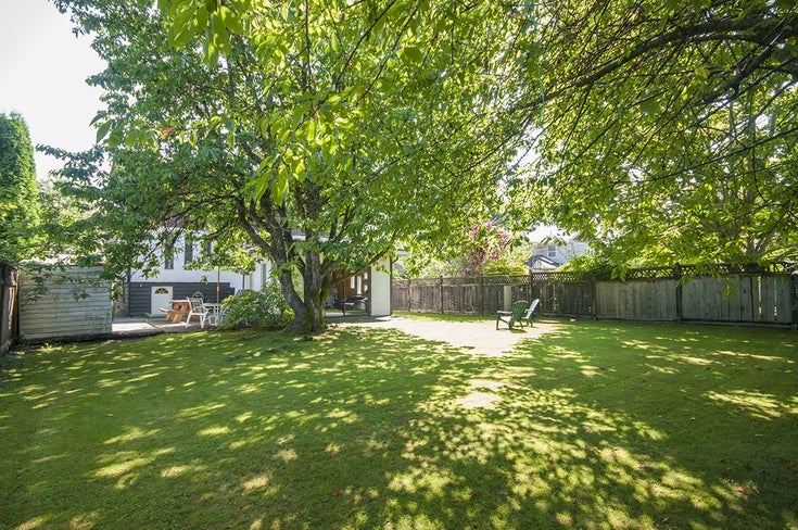 738 E 13TH ST - Boulevard Single Family Residence, 3 Bedrooms (V1077116)