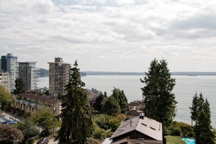 # 801 2203 BELLEVUE AV - Dundarave Apartment/Condo, 2 Bedrooms (V1081473)