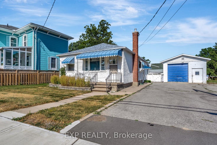 361 Picton Main Street - Picton Ward Detached for Sale, 3 Bedrooms (X12301634)