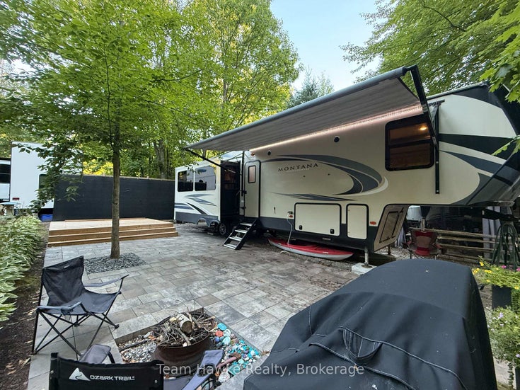 104 - 2920 Old Penetanguishene Road - Rural Springwater MobileTrailer for Sale, 1 Bedroom (S12359522)