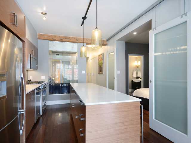 # 209 1275 HAMILTON ST - Yaletown Apartment/Condo for sale, 2 Bedrooms (V1052389) #2