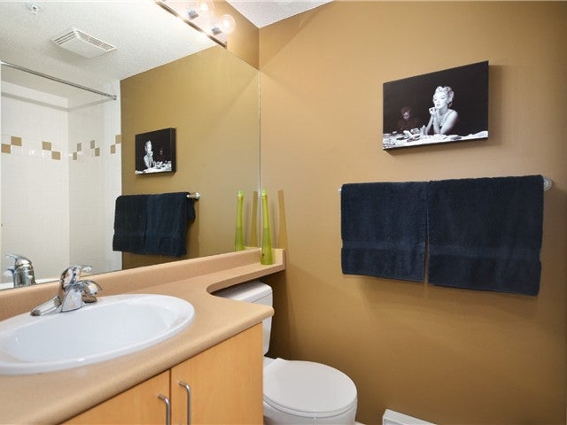 # 307 124 W 3RD ST - Lower Lonsdale Apartment/Condo for sale, 2 Bedrooms (V1018579) #2