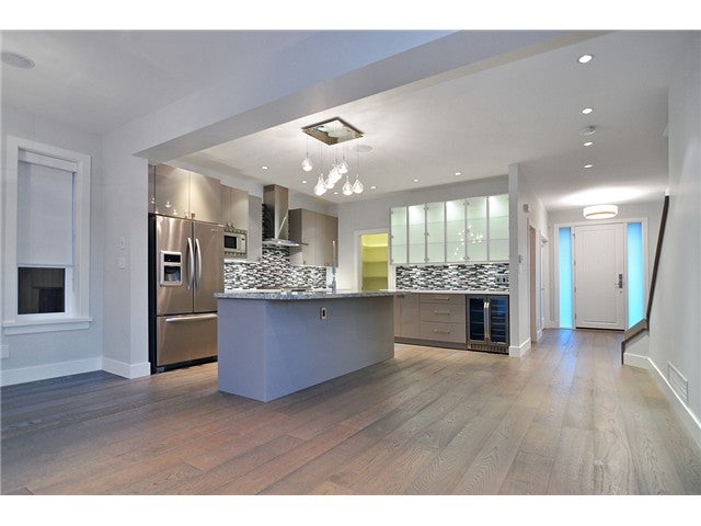 304 W 21ST ST - Central Lonsdale House/Single Family for sale, 4 Bedrooms (V1029418) #3