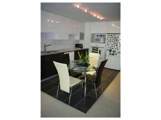 # 106 175 W 2ND ST - Lower Lonsdale Apartment/Condo for sale, 1 Bedroom (V823374) #1