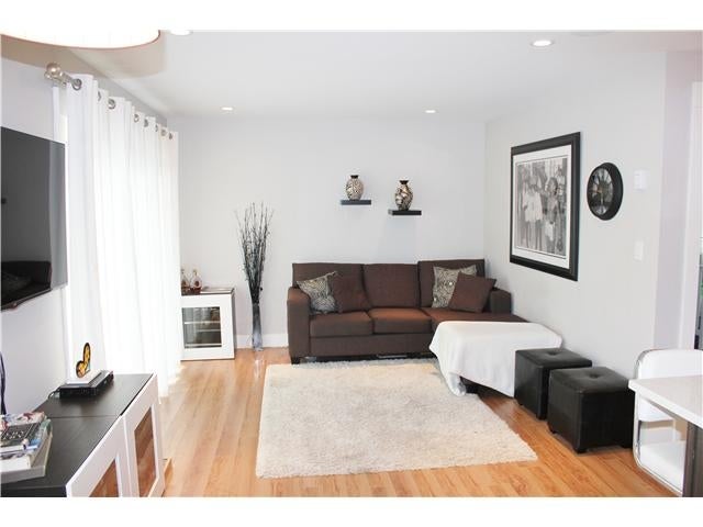 #10 308 W 2nd St - Lower Lonsdale Apartment/Condo for sale, 2 Bedrooms (V1055350) #1
