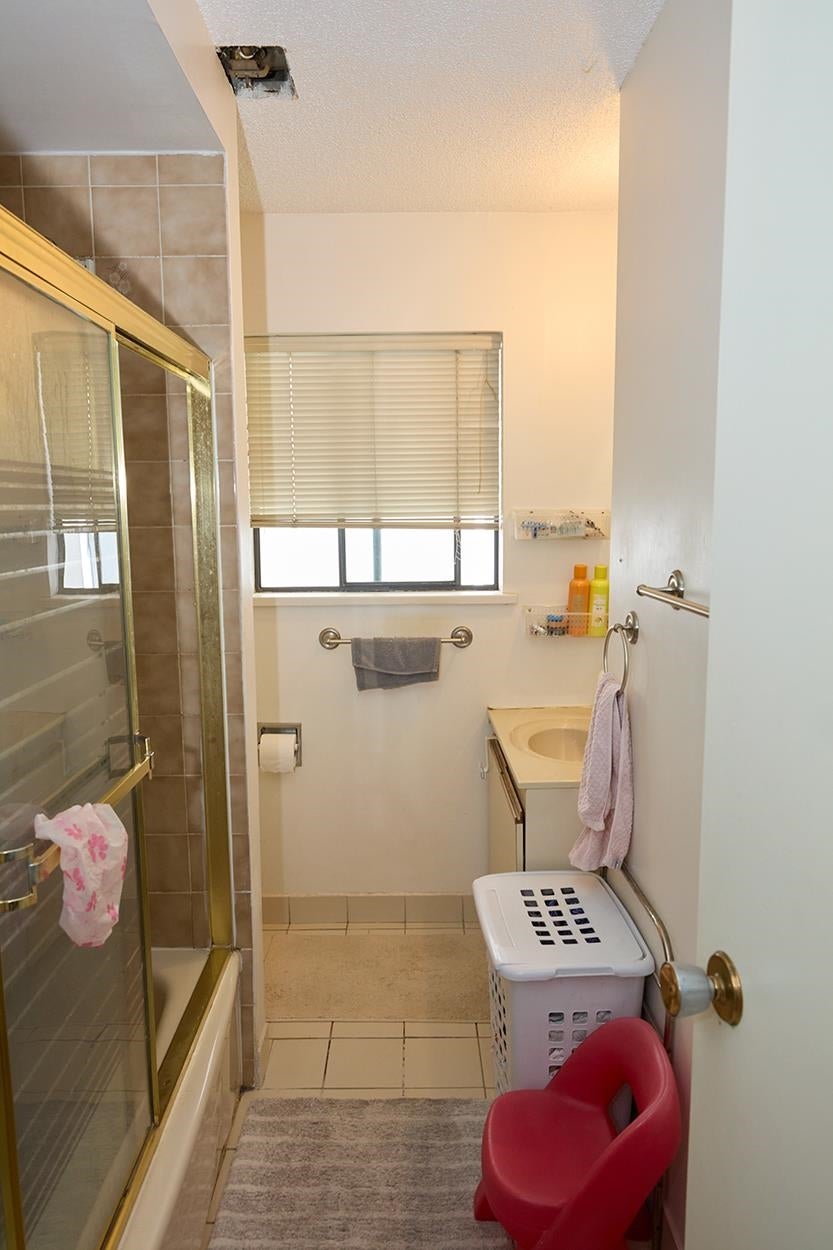 4240 Dundas Street - Vancouver Heights Single Family Residence for Sale, 5 Bedrooms (R3019705)# - 9