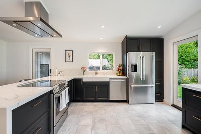 1723 Hammond Avenue - Central Coquitlam Single Family Residence for Sale, 5 Bedrooms (R3046527)