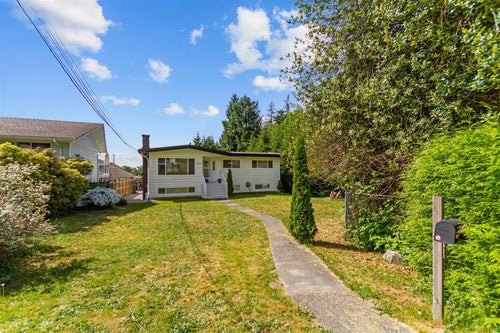 1906 Rhodena Avenue - Central Coquitlam Single Family Residence for Sale, 6 Bedrooms (R3126441)