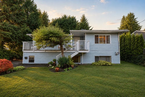 674 Blue Mountain Street - Coquitlam West Single Family Residence for Sale, 3 Bedrooms (R3128333)