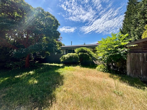 498 Hickey Drive - Central Coquitlam Single Family Residence for Sale, 3 Bedrooms (R3138971)