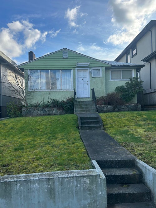 4386 Oxford Street - Vancouver Heights Single Family Residence for Sale(R3147872)