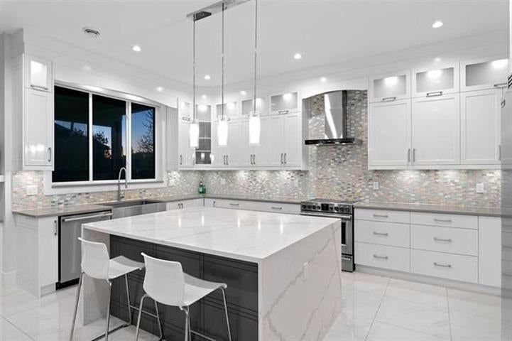 338 Mundy Street - Central Coquitlam Single Family Residence for Sale, 8 Bedrooms (R3156996)# - 12