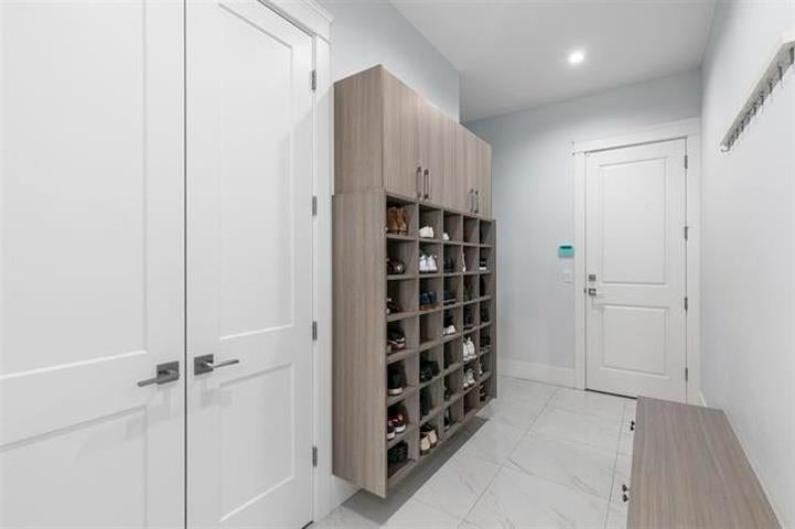 338 Mundy Street - Central Coquitlam Single Family Residence for Sale, 8 Bedrooms (R3156996)# - 17