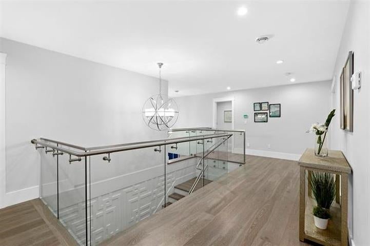 338 Mundy Street - Central Coquitlam Single Family Residence for Sale, 8 Bedrooms (R3156996)# - 25