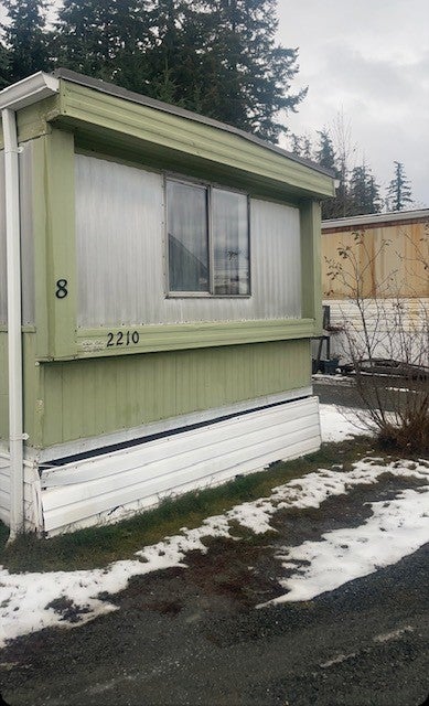 Unit 8 - 2210 Island Hwy, Campbell River B.C. V9W 2G8 - CR Campbell River North Manufactured Home for sale, 3 Bedrooms  #1