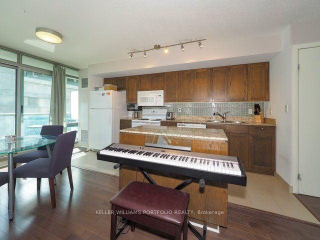 912 - 81 Navy Wharf Crt - Waterfront Communities C1 Condo Apartment, 1 Bedroom (C8055800)# - 6