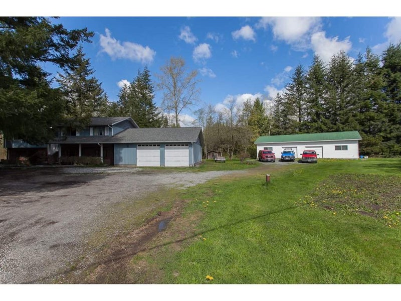 24455 ROBERTSON CRESCENT - Salmon River House with Acreage for sale, 4 Bedrooms (R2158548) #1