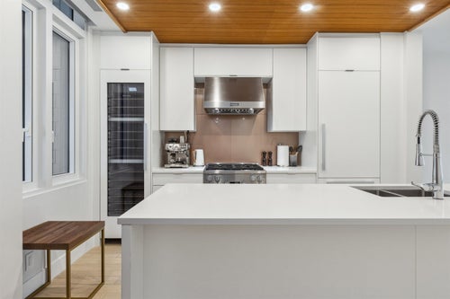 202 - 6691 Nelson Avenue - Horseshoe Bay WV Apartment/Condo for Sale, 2 Bedrooms (R3069749)