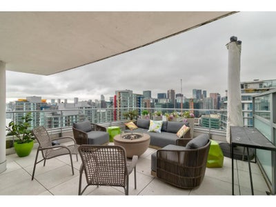 3703 689 ABBOTT STREET - Downtown VW Apartment/Condo for sale, 3 Bedrooms (R2735661)