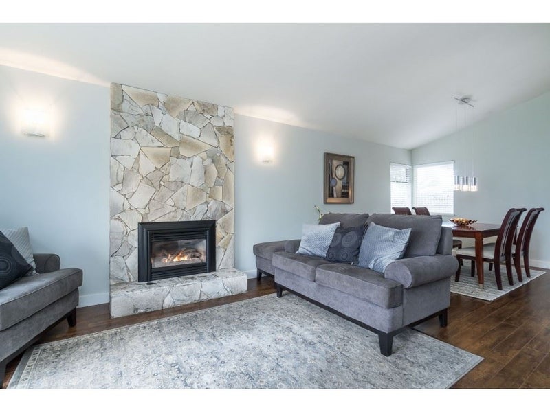 8932 157 STREET - Fleetwood Tynehead House/Single Family for sale, 3 Bedrooms (R2472060) #8