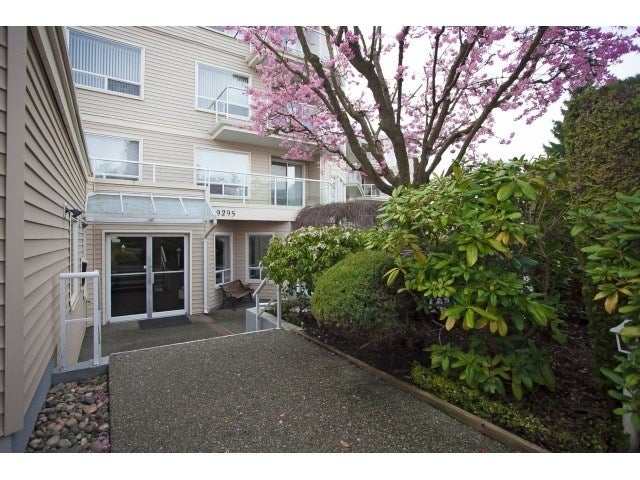 305 9295 122 Street - Queen Mary Park Surrey Apartment/Condo for sale, 1 Bedroom (R2043874) #2