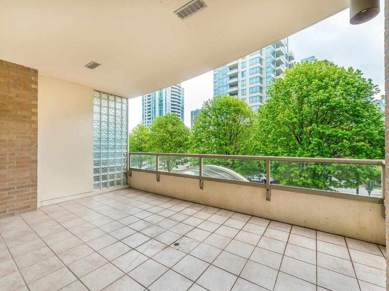 304 5885 OLIVE AVENUE - Metrotown Apartment/Condo, 2 Bedrooms (R2577329) #18