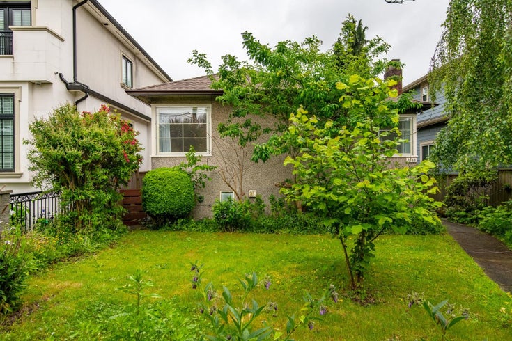 2960 W 41st Avenue - Kerrisdale Single Family Residence for Sale, 3 Bedrooms (R3065638)