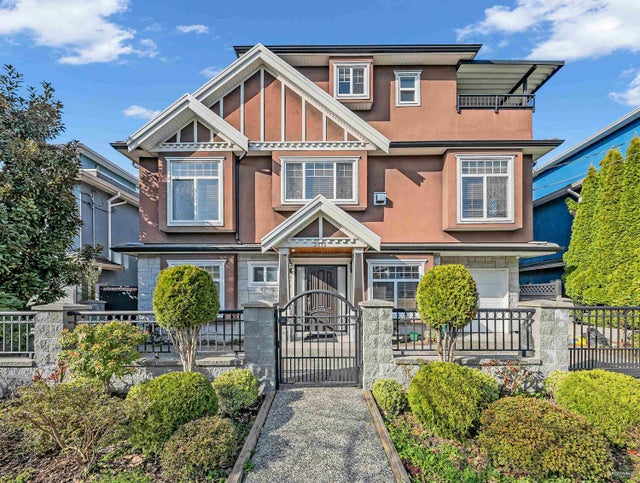 2213 Ferndale Street - Hastings Single Family Residence, 7 Bedrooms (R2988562)