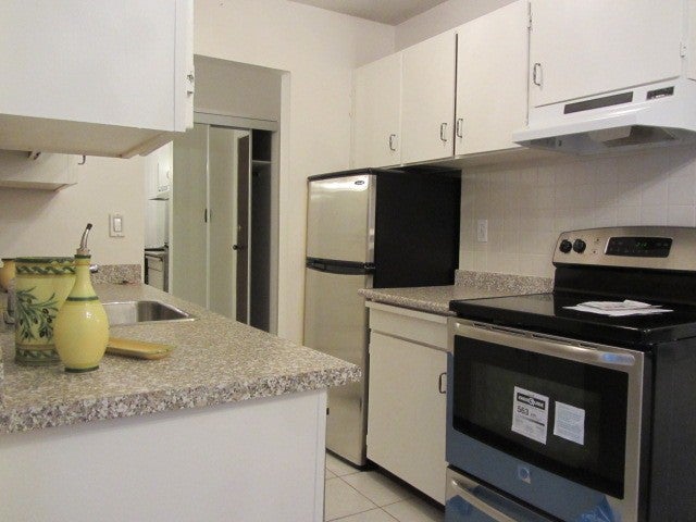 # 302 214 E 15TH ST - Central Lonsdale Apartment/Condo for sale, 1 Bedroom (V1041184) #1