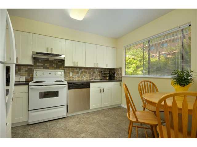 1566 MCNAIR DR - Lynn Valley Townhouse for sale, 3 Bedrooms (V1108294) #3