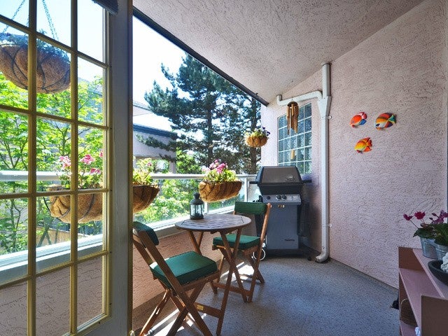 # 201 125 W 18TH ST - Central Lonsdale Apartment/Condo for sale, 2 Bedrooms (V1109740) #1