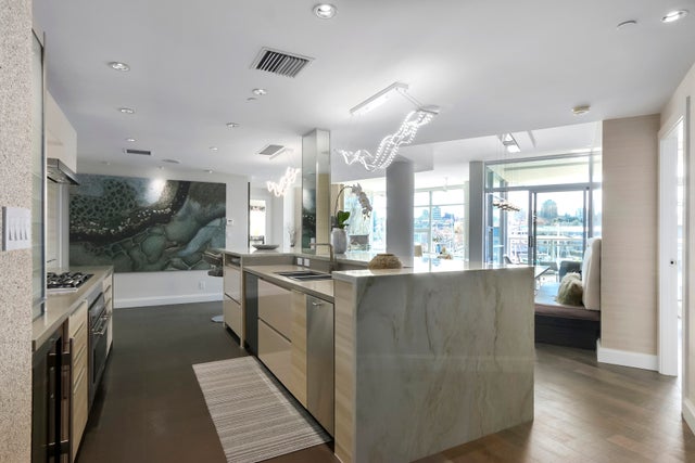 302 628 KINGHORNE MEWS - Yaletown Apartment/Condo for sale, 2 Bedrooms (R2714208)