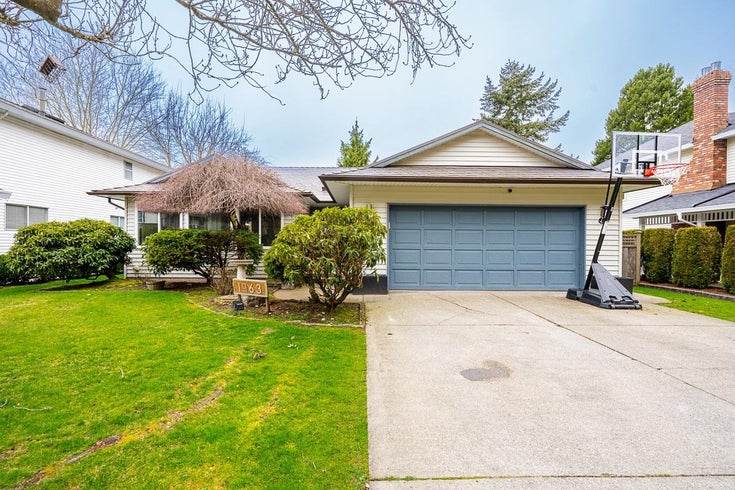 1963 144 Street - Sunnyside Park Surrey Single Family Residence for Sale, 3 Bedrooms (R2987880)
