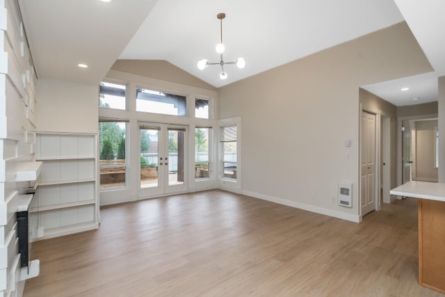 208 - 2828 152 Street - King George Corridor Apartment/Condo for Sale, 2 Bedrooms (R3019287)