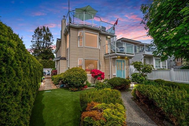 15549 Victoria Avenue - White Rock Single Family Residence for Sale, 3 Bedrooms (R3024304)